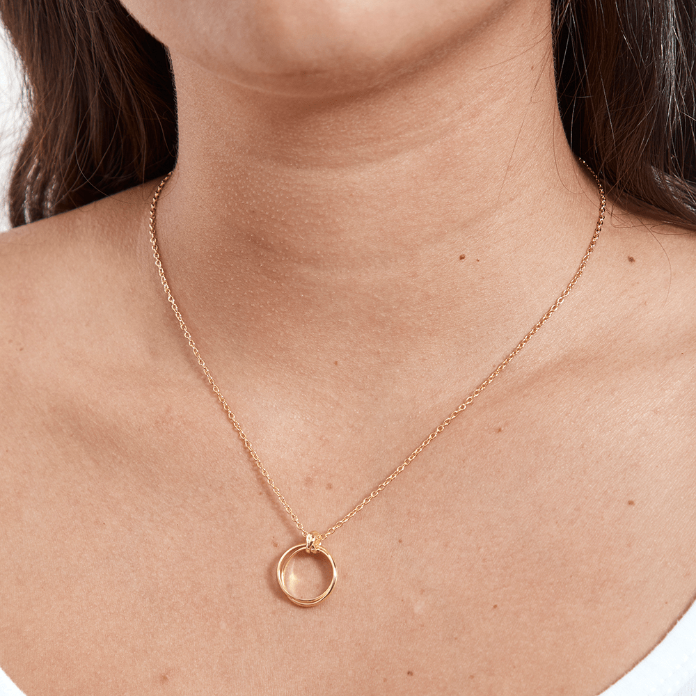 Stacked Circles gold-plated aunt and niece necklace gift presentation