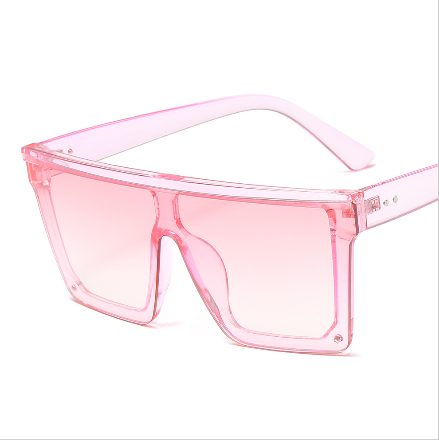 Oversized square sunglasses fashion detail