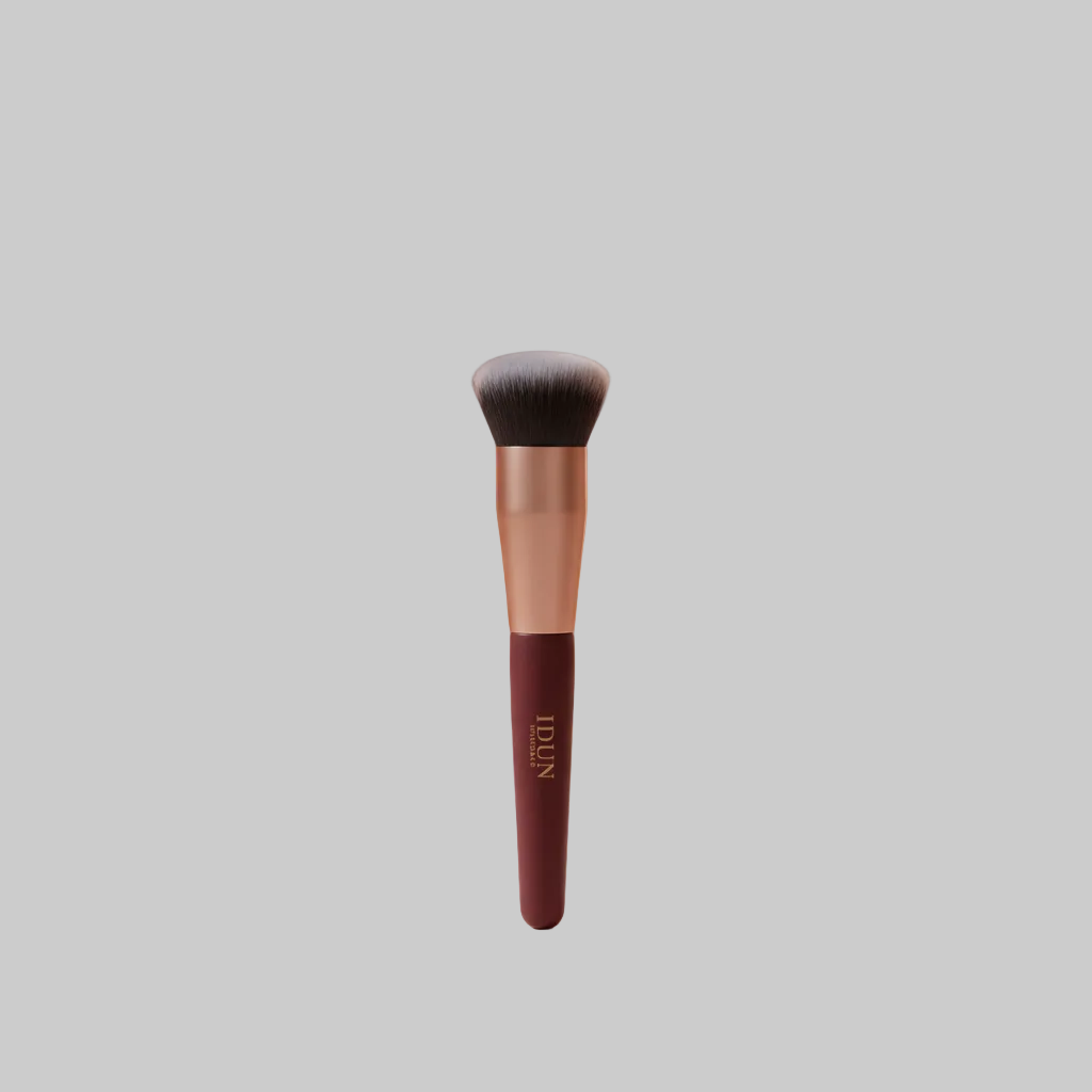 IDUN Minerals Pro Buffer Foundation Brush with dense synthetic bristles