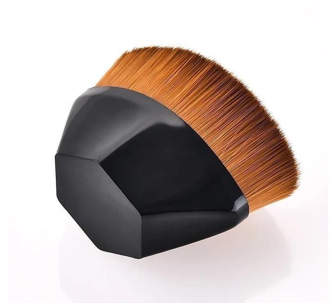 Flat-top kabuki foundation brush travel case view