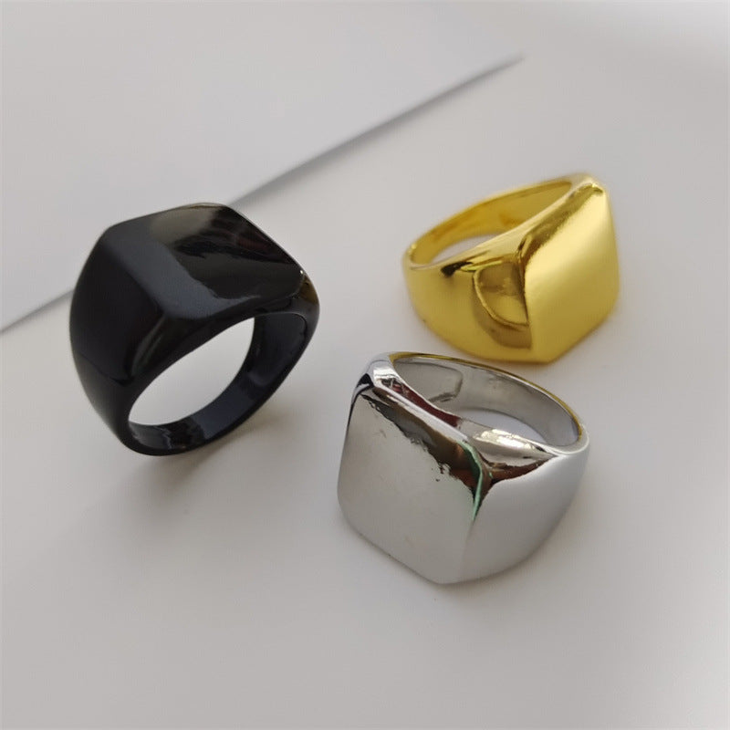 Men’s geometric statement ring in Black high-gloss finish