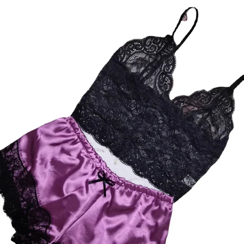 Women's sleeveless crop top and shorts sleepwear set