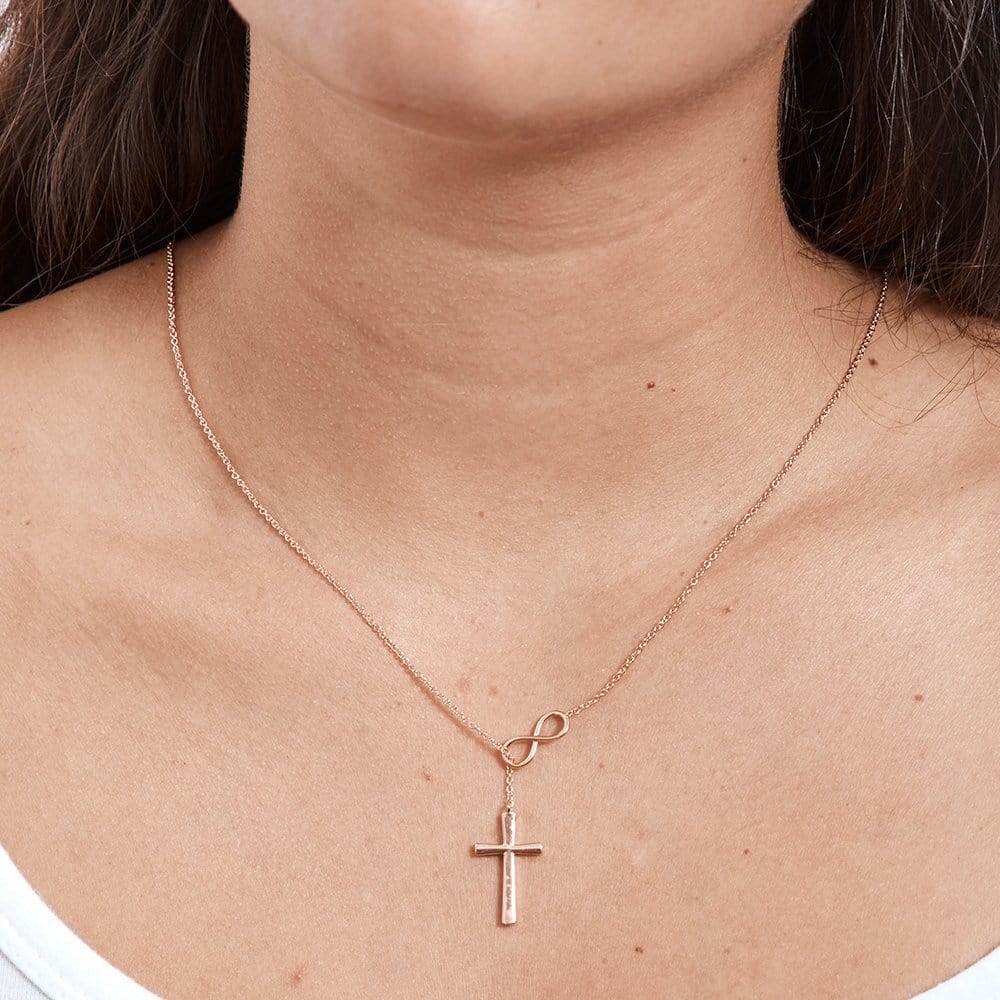 Sentimental aunt and niece necklace with gift-ready packaging