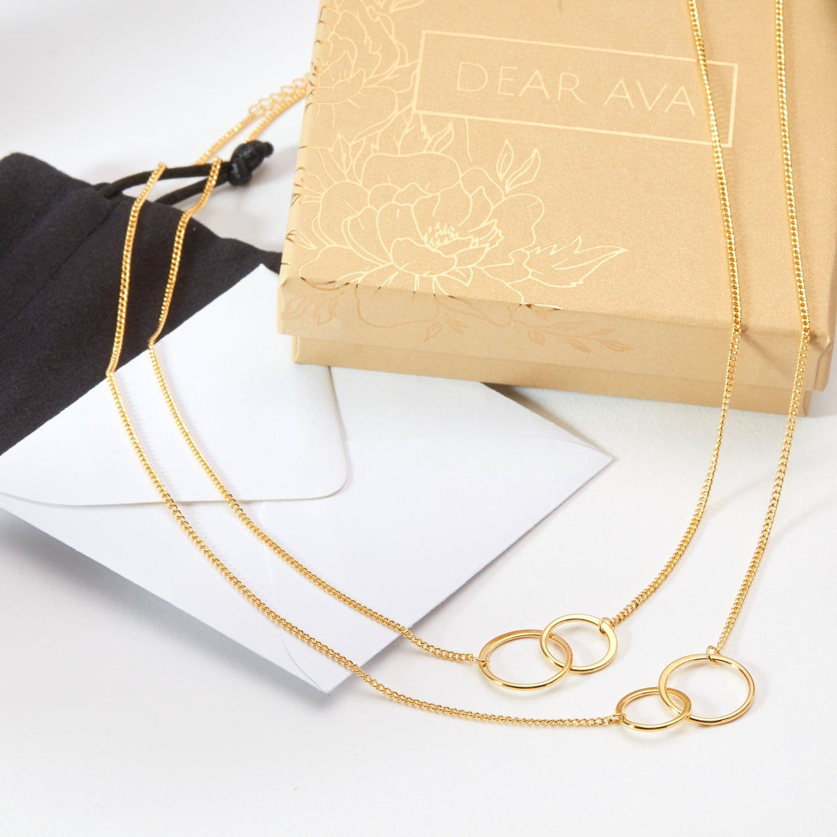 Plated aunt and niece necklace pendant detail