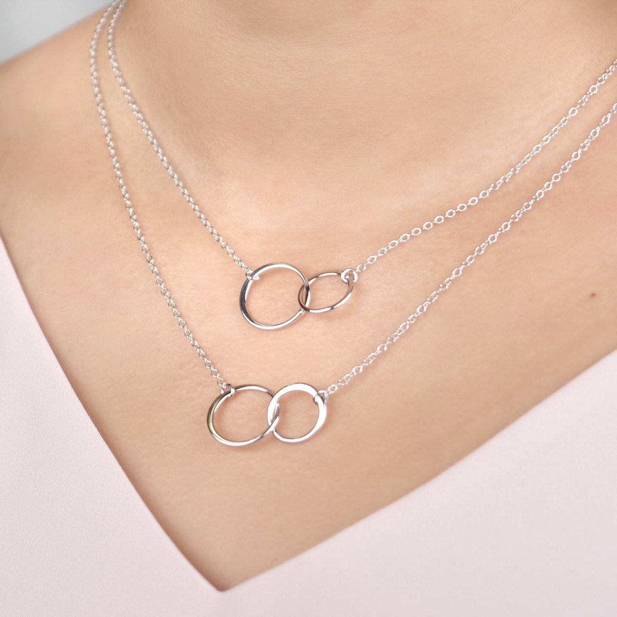 Sentimental aunt and niece necklace with gift-ready packaging
