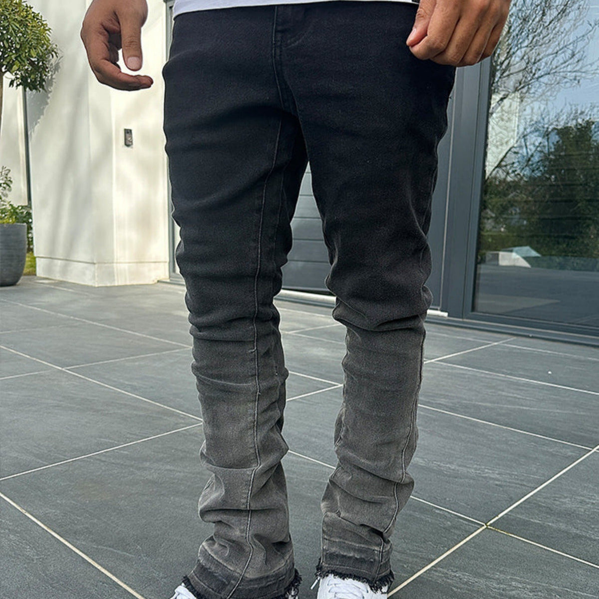 Men’s gradient-wash slim jeans – denim wash detail
