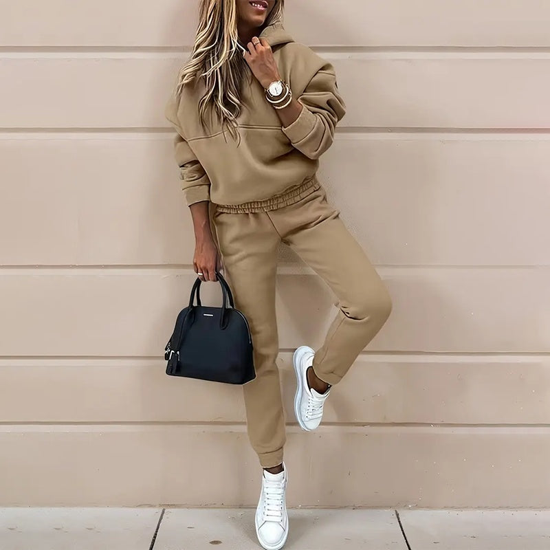 Cropped hoodie and jogger two-piece set fit view
