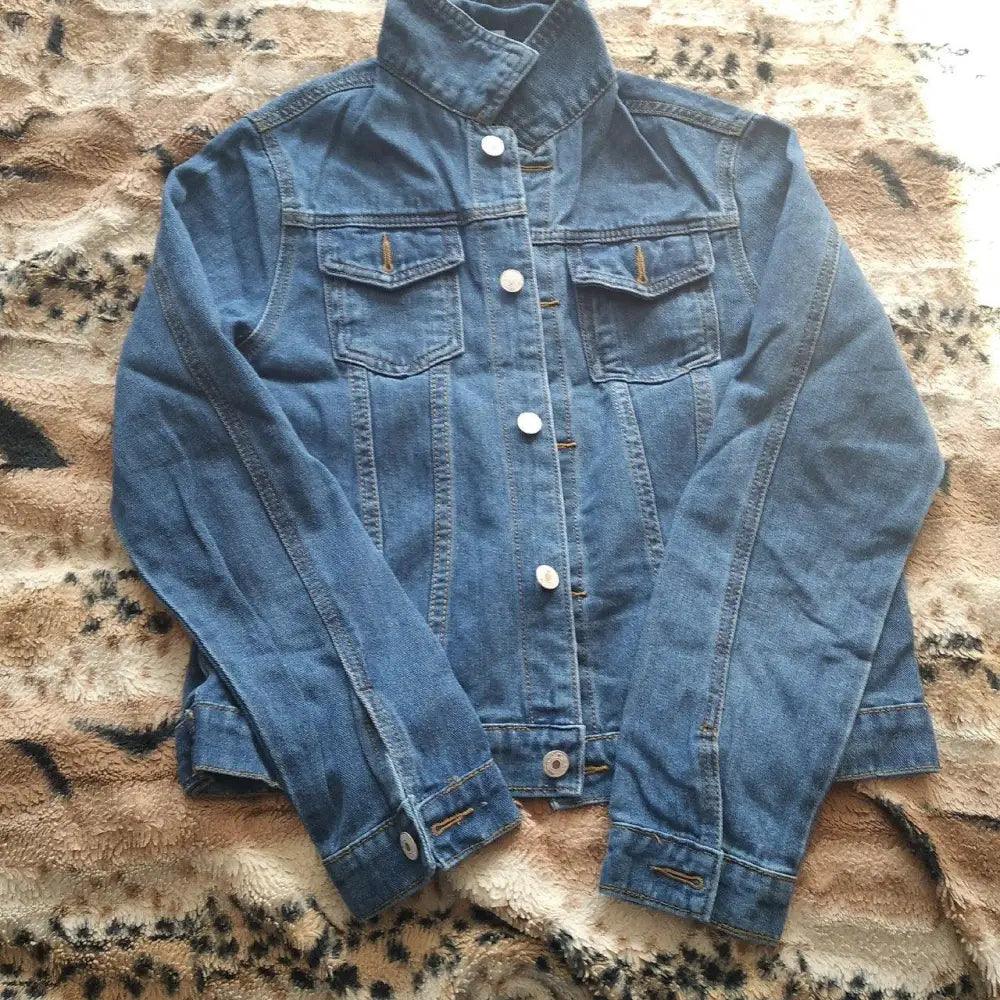 Women’s slim-fit button-front denim jacket detail view 30