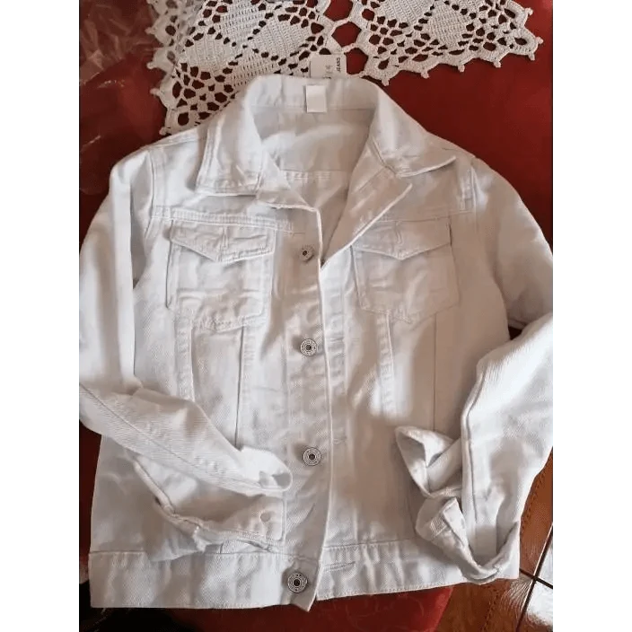 Women’s slim-fit button-front denim jacket detail view 5