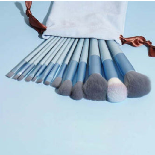 13-Piece Essential Makeup Brush Set – product view 11