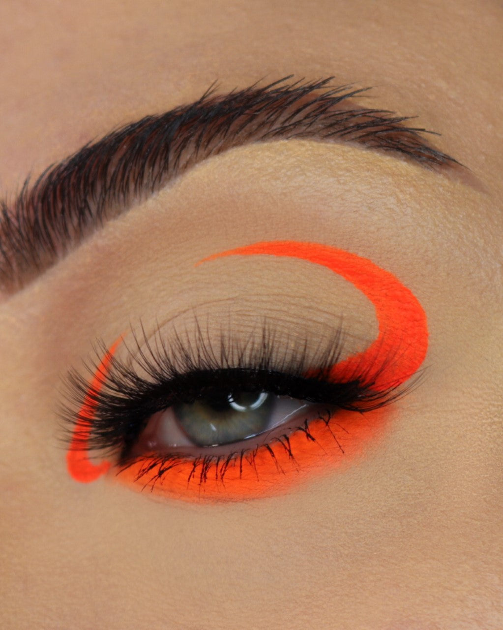 Chemical X mixing sealant creative eye makeup example